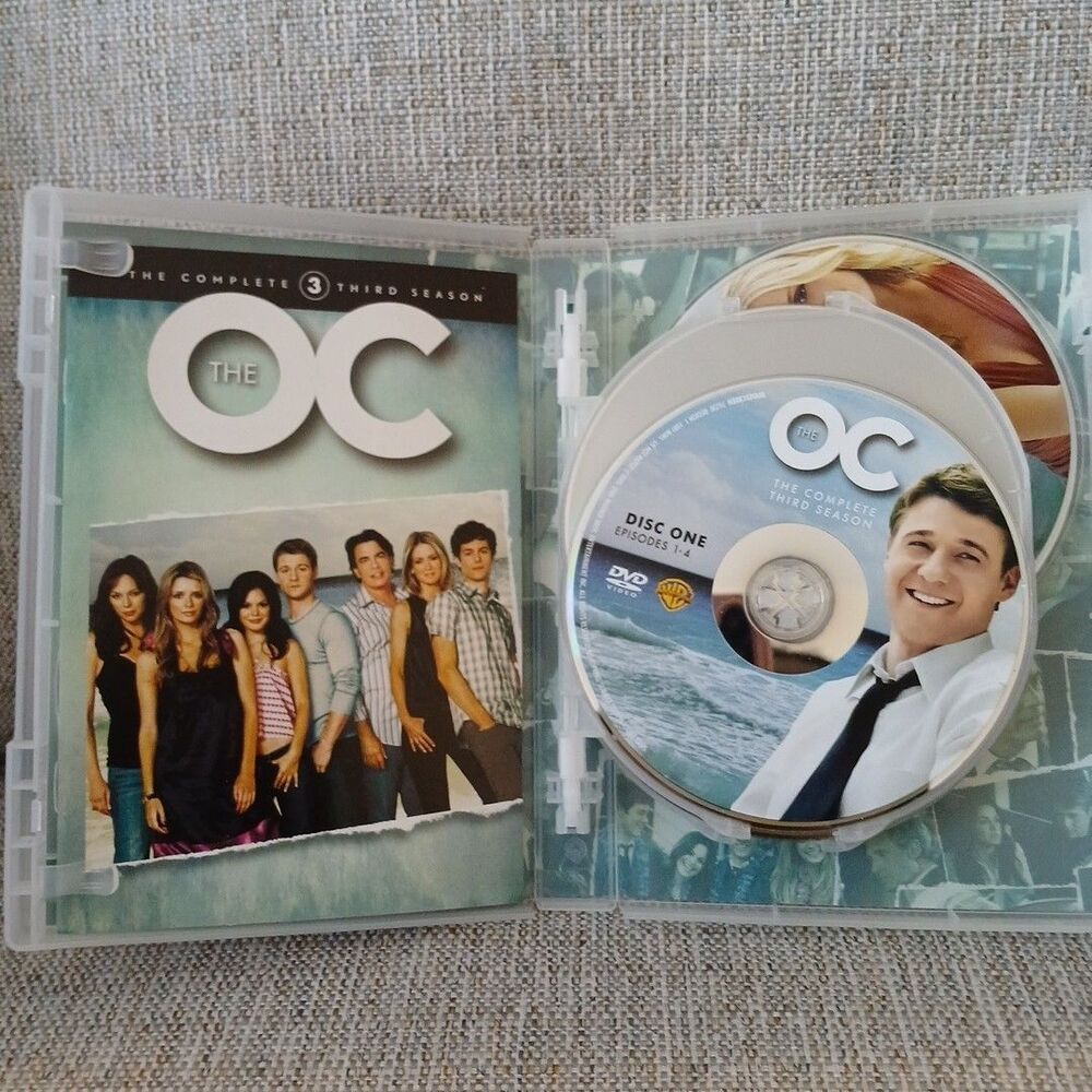 The O.C.: Complete Third Season 3 (DVD, 2006, 7-Disc Set) - Picture 2 of 6